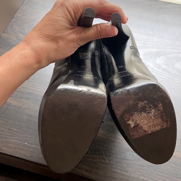 Burberry black lace up boots - Picture 7 of 7